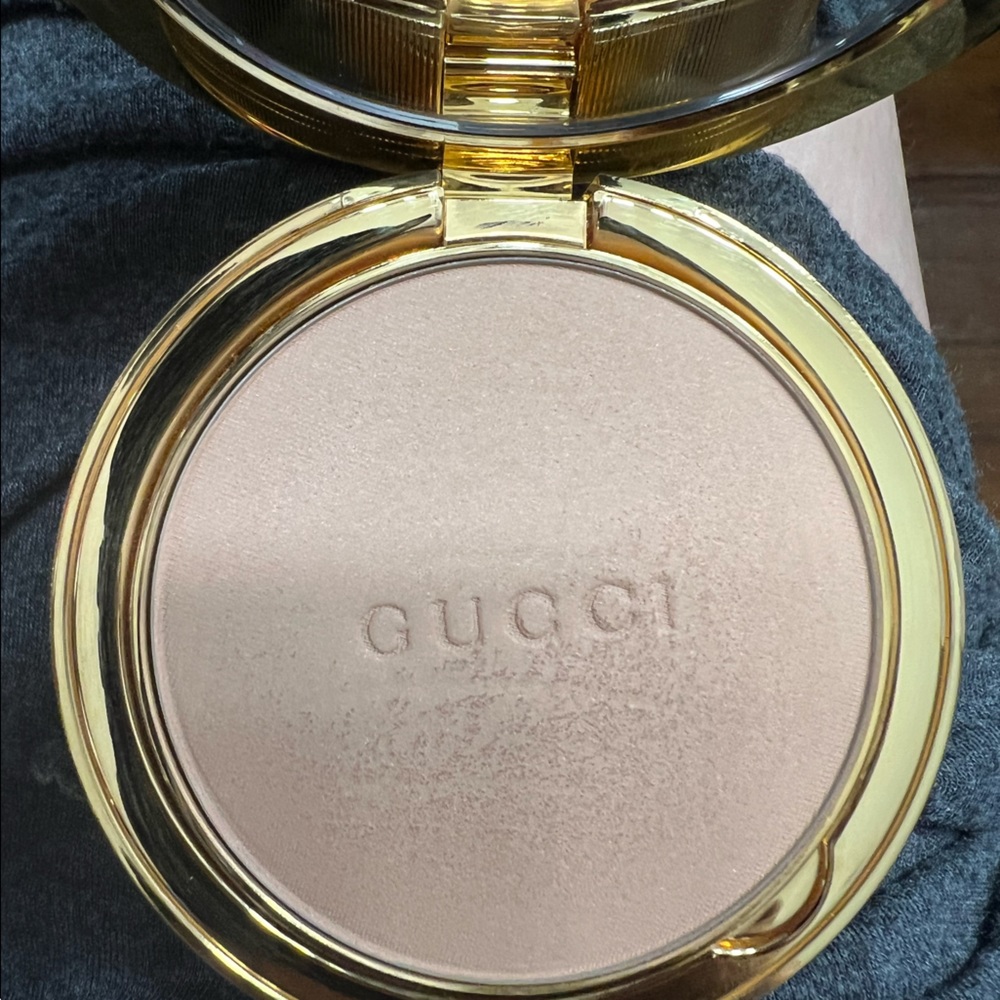 Gucci Matte Beauty Powder